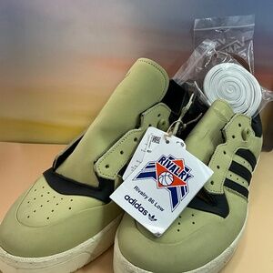 Adidas Rivalry 86 Low Sneakers NWT,No Box Men’s US 11